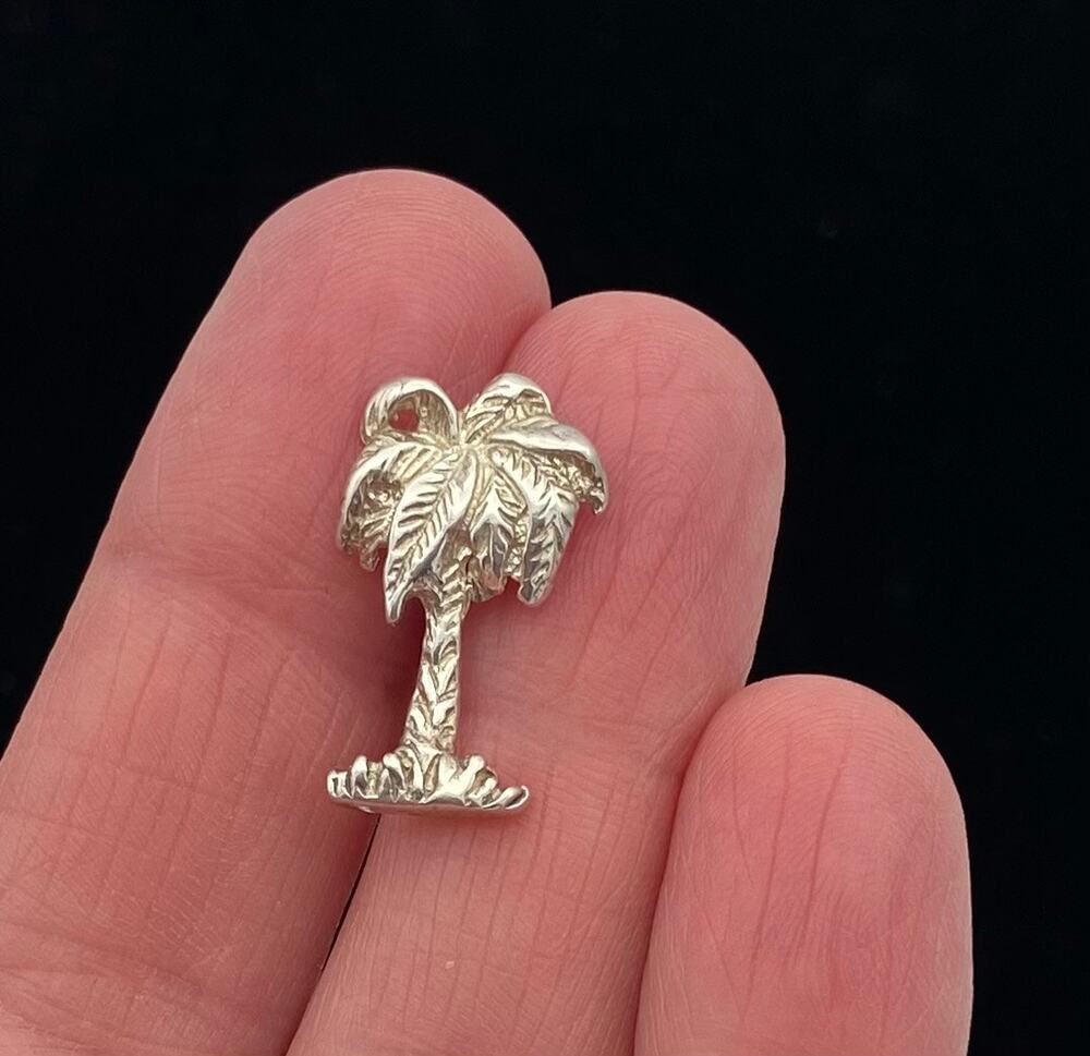 Sterling Silver Palm Tree Pendant 3D Diamond Cut Petite 1.91g